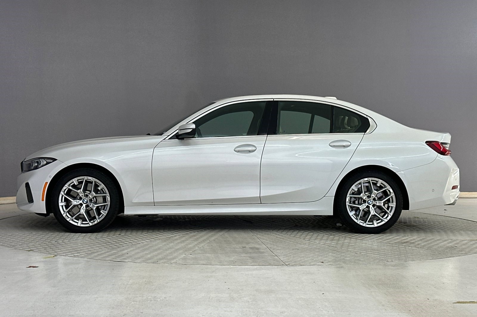 bmw 3 series 2026 3MW69CW03T8G12869 image bmw 3 series 2026 3MW69CW03T8G12869 image